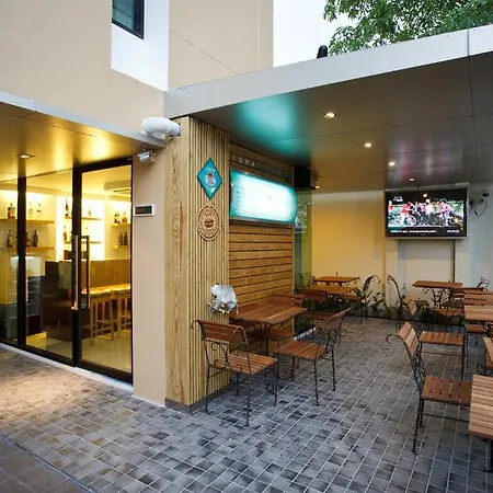 Alisha Court Hotel & Residence