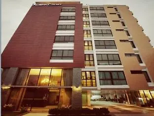 Alisha Court & 4* Bangkok