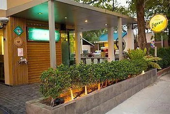 Alisha Court & Hotel 4*