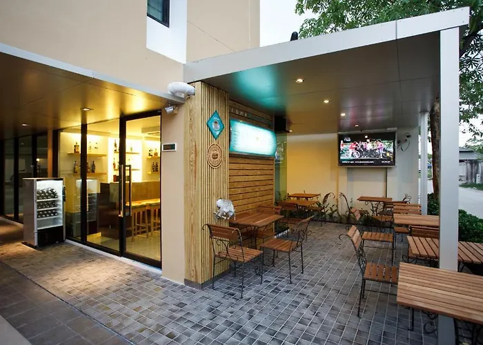 Alisha Court & 4* Bangkok