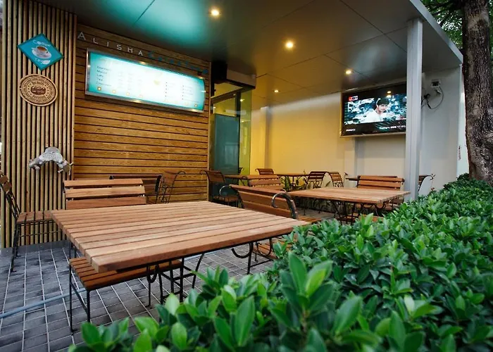 Hotel Alisha Court & Bangkok