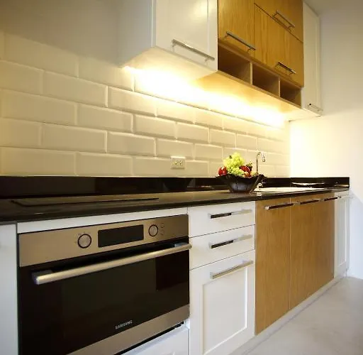 Alisha Court & Hotel 4*