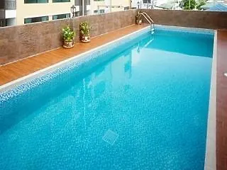Alisha Court & 4* Bangkok