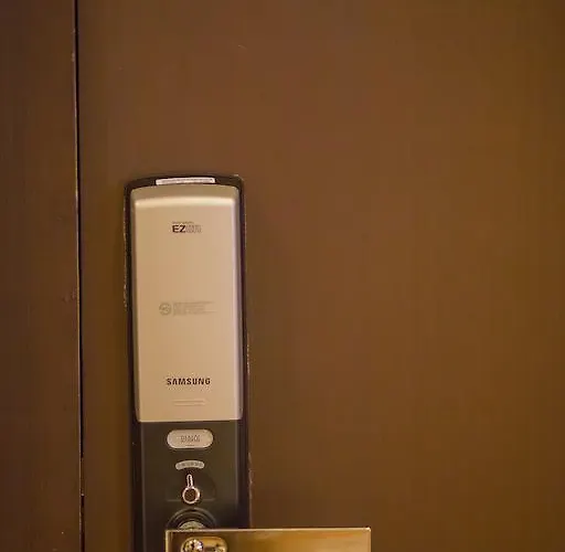 Alisha Court & 4* Bangkok