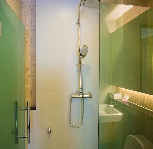 Hotel Alisha Court & 4*
