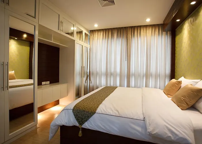 Hotel Alisha Court & 4*