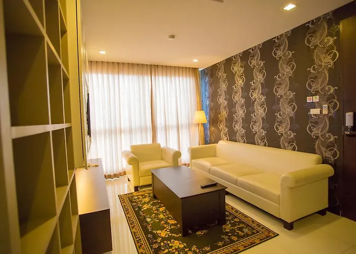 Hotel Alisha Court & Bangkok